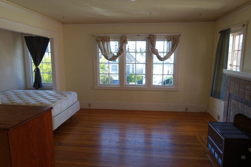 Building Photo - 2343 Dwight Way