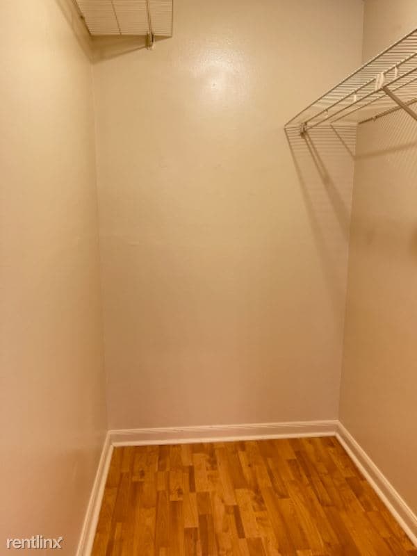 Building Photo - 2 br, 2.5 bath Townhome - 275 Bracewell Dr