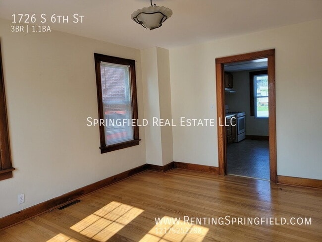 Building Photo - “Old School Cool” — 3 Bed with 3-Car Garage + Tons of Parking