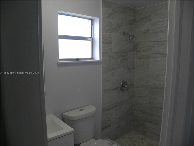 Building Photo - 9860 SW 48th St
