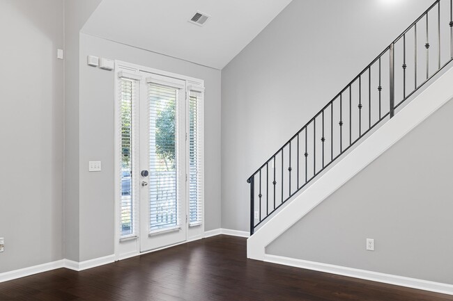 Building Photo - 1323 Island Ridge Dr