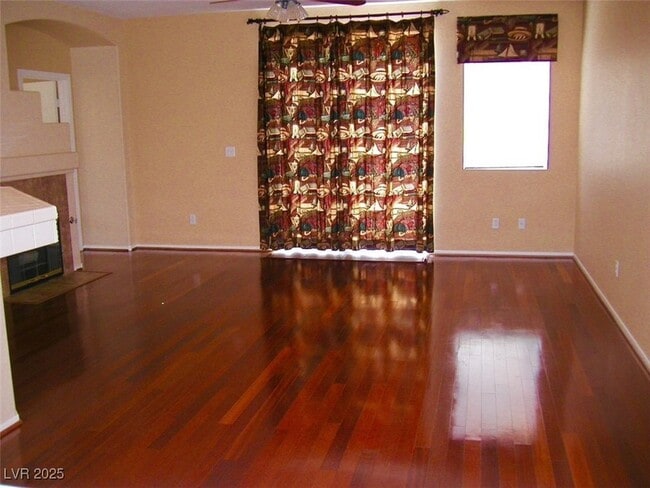 Building Photo - 2271 Surrey Meadows Ave