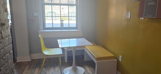 Building Photo - 160 Lafayette St