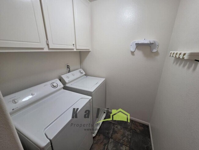 Building Photo - 2295 Whistling Ln