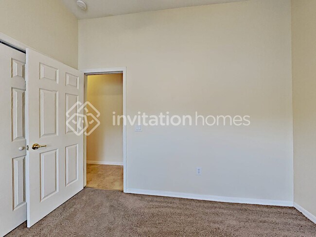 Building Photo - 5511 Lake Leta Blvd