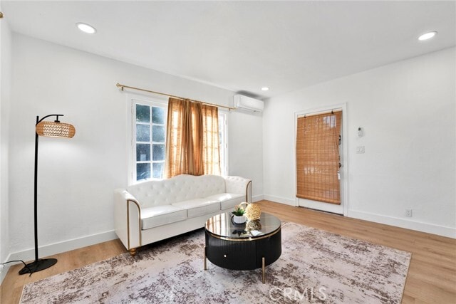 Building Photo - 1002 Hope St