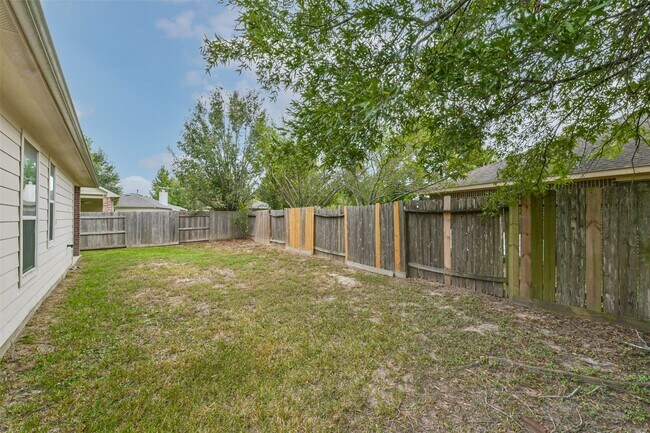 Building Photo - 21617 Horseshoe Dr