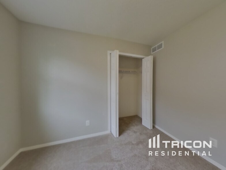 Building Photo - 510 N 30th Ave Ct