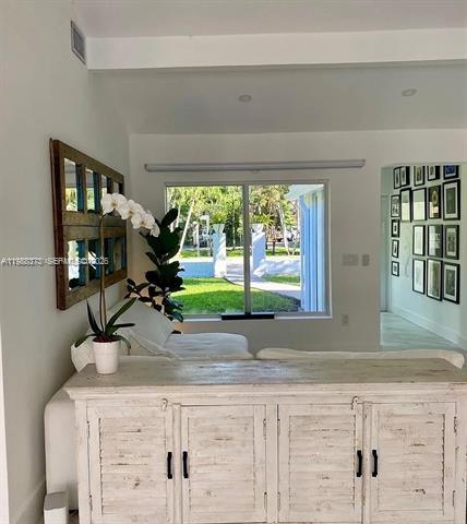 Building Photo - 256 NE 85th St