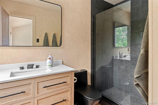 Building Photo - 58 Homewood Dr