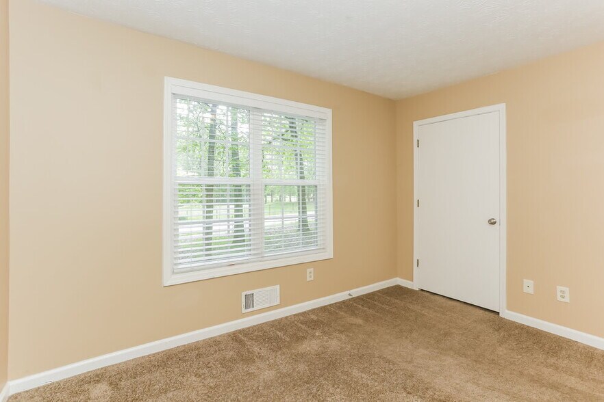 Building Photo - 520 Gregory Manor Dr SW