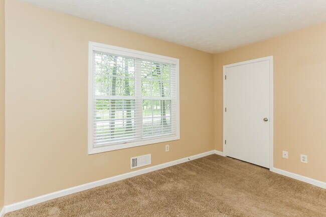 Building Photo - 520 Gregory Manor Dr SW