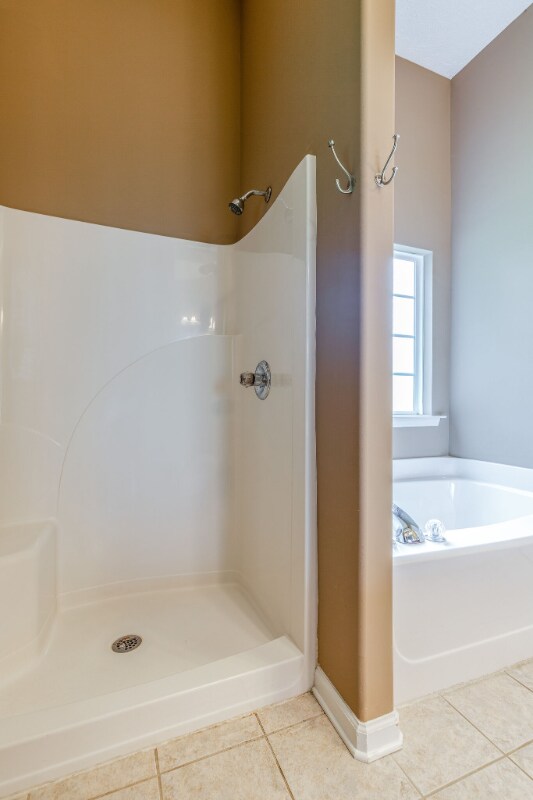 Building Photo - 1800 Woodland Pointe Dr