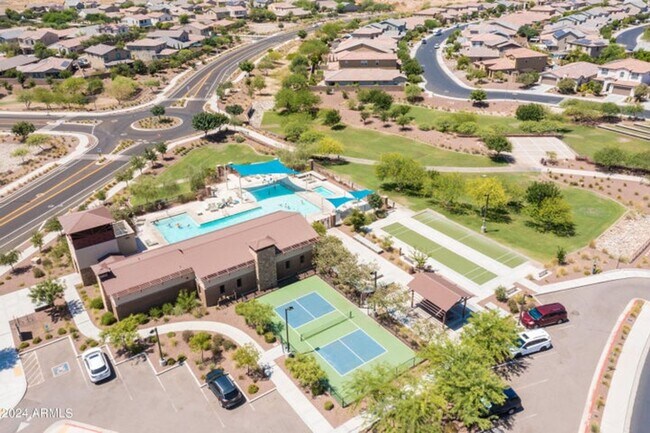 Building Photo - Gorgeous Single Level 4 bed 3 bath 3 car garage home at the Meadows community in Peoria