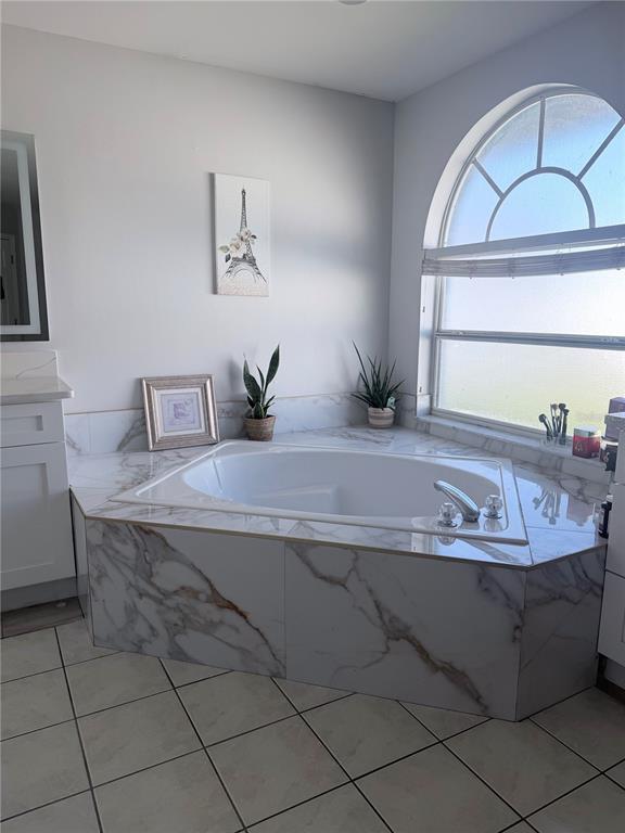 Building Photo - 2618 Hawthorne Ln