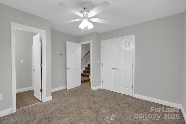 Building Photo - 1305 Summit Greenway Court