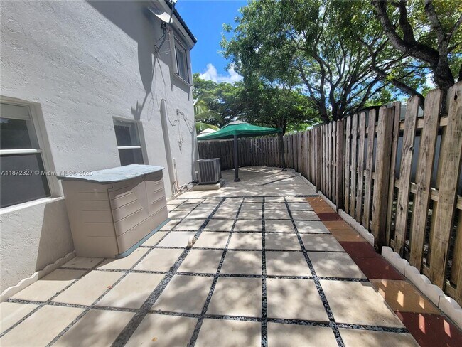 Building Photo - 14385 SW 120th Ct