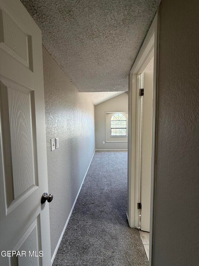 Building Photo - 11708 Sierra Azul Dr