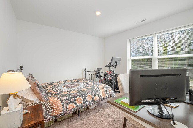 Building Photo - 2703 Wells St