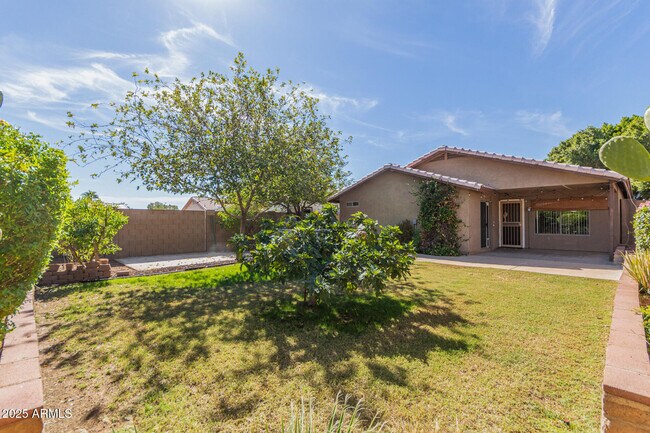 Building Photo - 19011 N 12th Dr