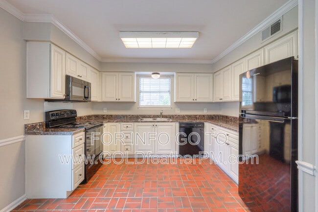 Building Photo - 206 Yarmouth Ct