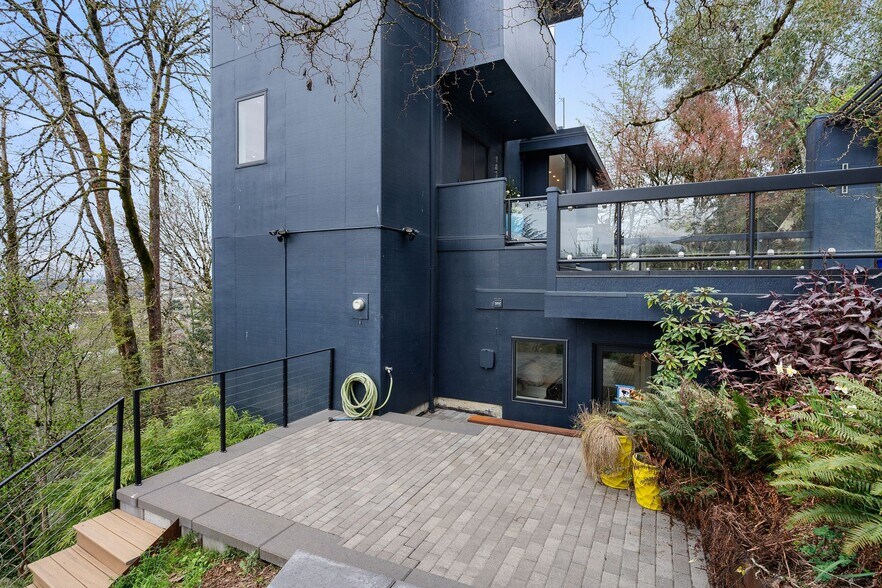 Building Photo - 2831 NW Cornell Rd