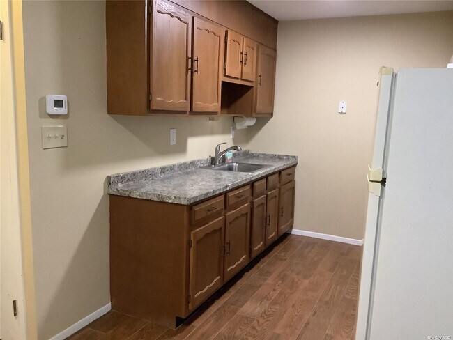 Building Photo - 261 Newcastle Ct