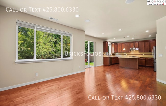 Building Photo - 10550 Sheridan Cres NE