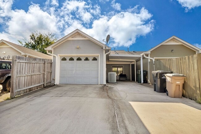 Building Photo - 1512 Forestview Dr SW