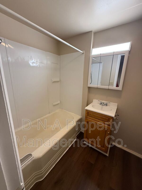 Building Photo - 110 Cabanna Ln