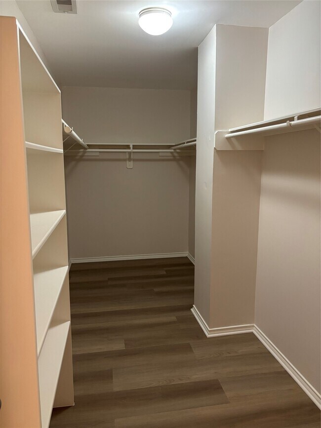 Building Photo - 1417 Paige St