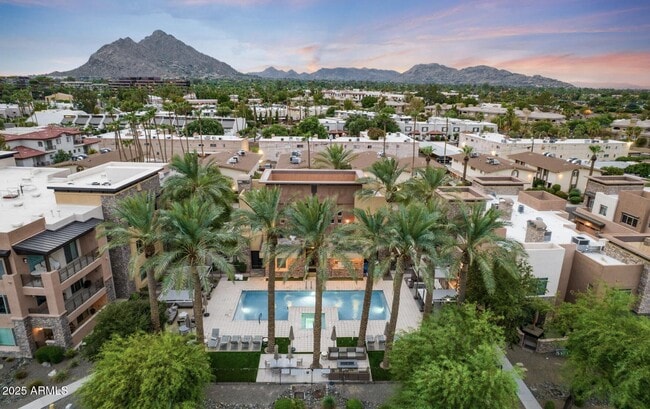 Building Photo - 4803 N Woodmere Fairway