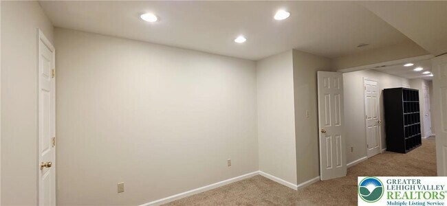 Building Photo - 3791 Knight Dr