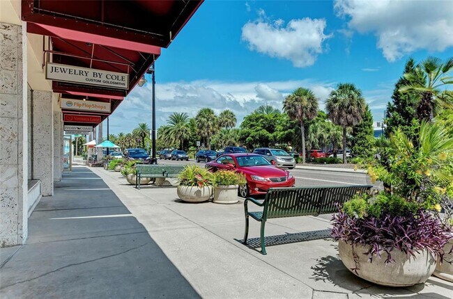 Building Photo - 4473 Gulf of Mexico Dr