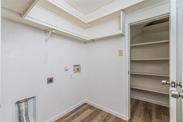 Building Photo - 2324 Summer Pl Dr