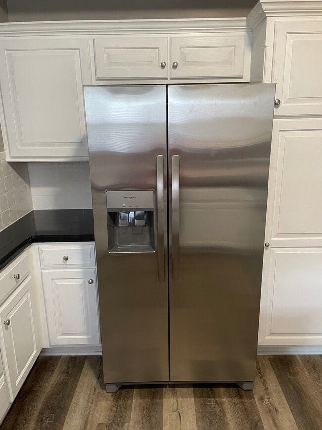 Building Photo - 5100 Hardy Ct