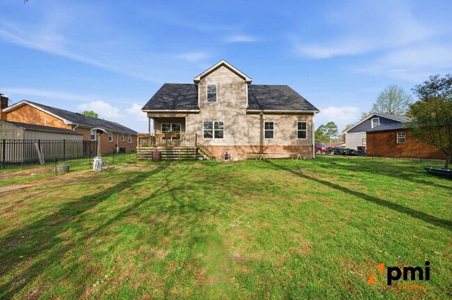 Building Photo - Stunning 5 Bedroom Waterfront Home with 2 car garage