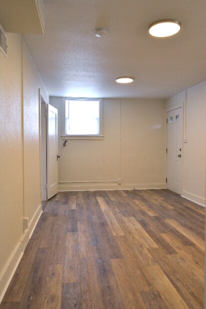Building Photo - Cozy & Charming 2-Bedroom Apartment in Che...