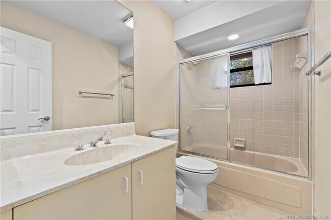 Building Photo - 3281 SW Bobalink Way