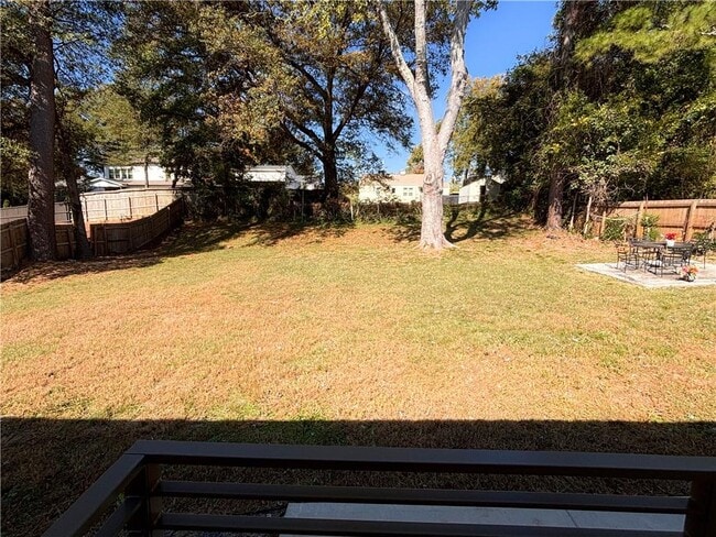 Building Photo - 1912 Canmont Dr NE