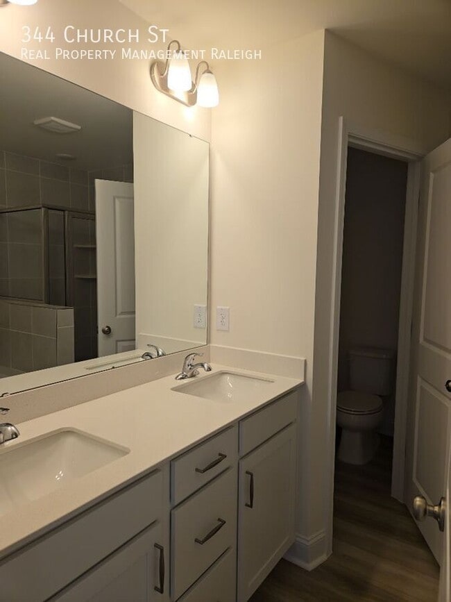 Building Photo - 344 Church St