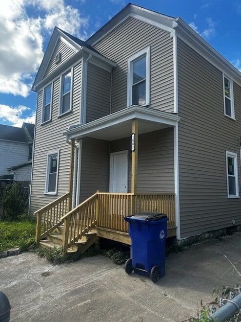 Building Photo - 1002 E 76th St