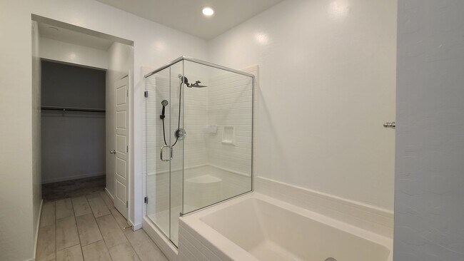 Building Photo - 3 Bedroom 2.5 Bath Townhouse