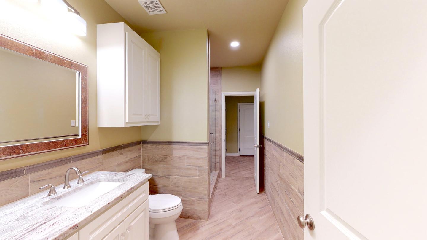 Building Photo - Stylish & bright Ridglea North home steps from Berney Park