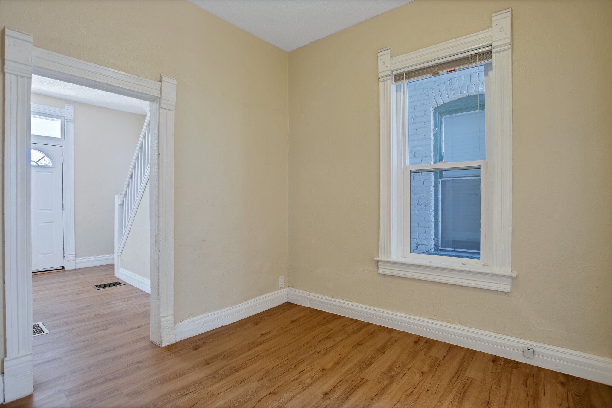 Living Room - 2707 N Downing St