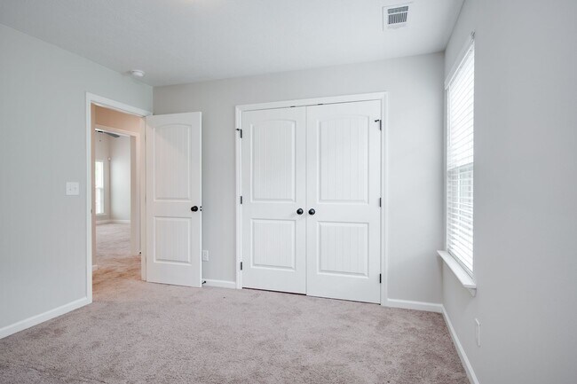 Building Photo - 3 Bedroom 2 Bathroom Home in Haynes Station