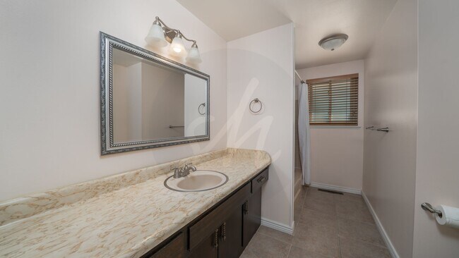 Building Photo - Charming Palmer Park Home - 4BR/3BA with F...
