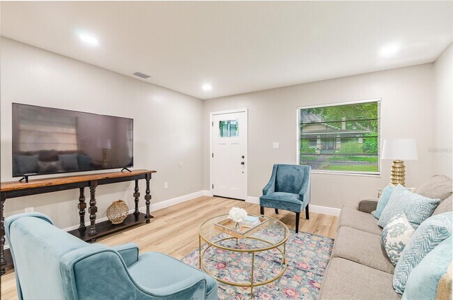 Building Photo - "Historic Seminole Heights 3-Bed, 2-Bath H...