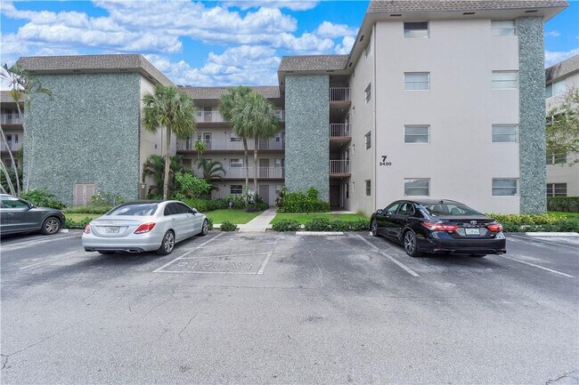 Building Photo - 2430 SW 81st Ave