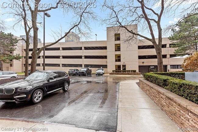 Building Photo - 5000 Town Center Dr